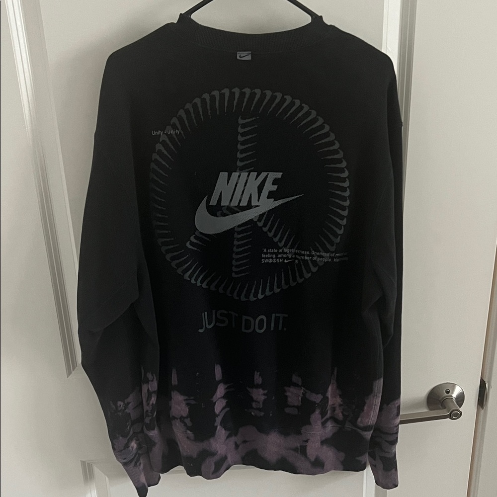 Nike Men's Crewneck w/ matching shorts
